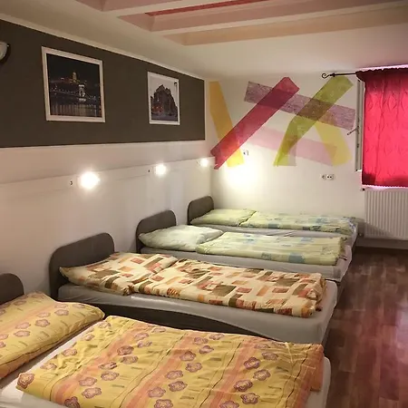Hostel Opera