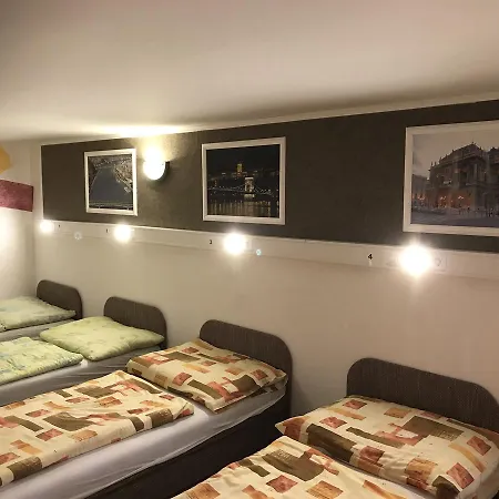 Hostel Opera Budapest