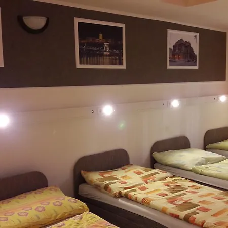 Opera Hostel *