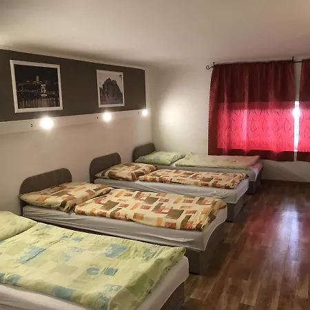 Hostel Opera *