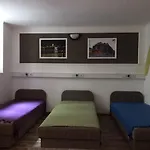 Opera Hostal *