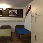 Hostal Opera