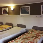Opera Hostal *