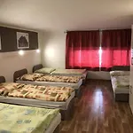 Hostal Opera *