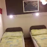 Opera Hostal
